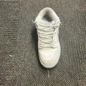 Worn Jesus dunks. I’m good condition just looking to get rid of them.